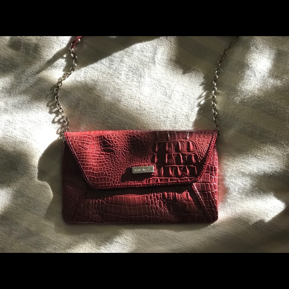 Vintage 90s Nine West red faux crocodile leather chain purse